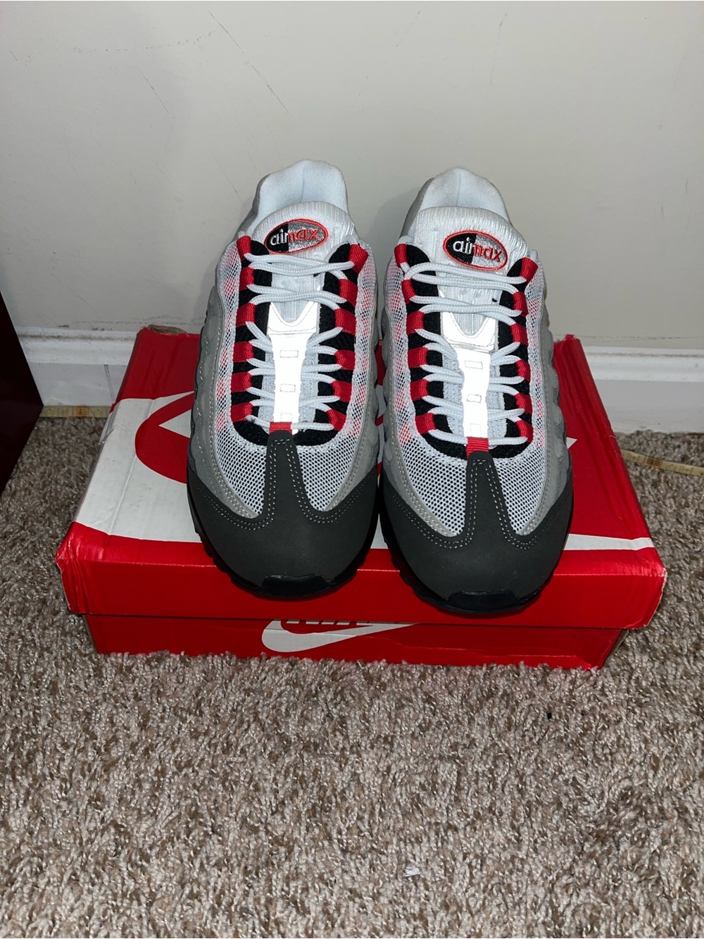 air max 95 Men's Sneakers - White / Gray / Red